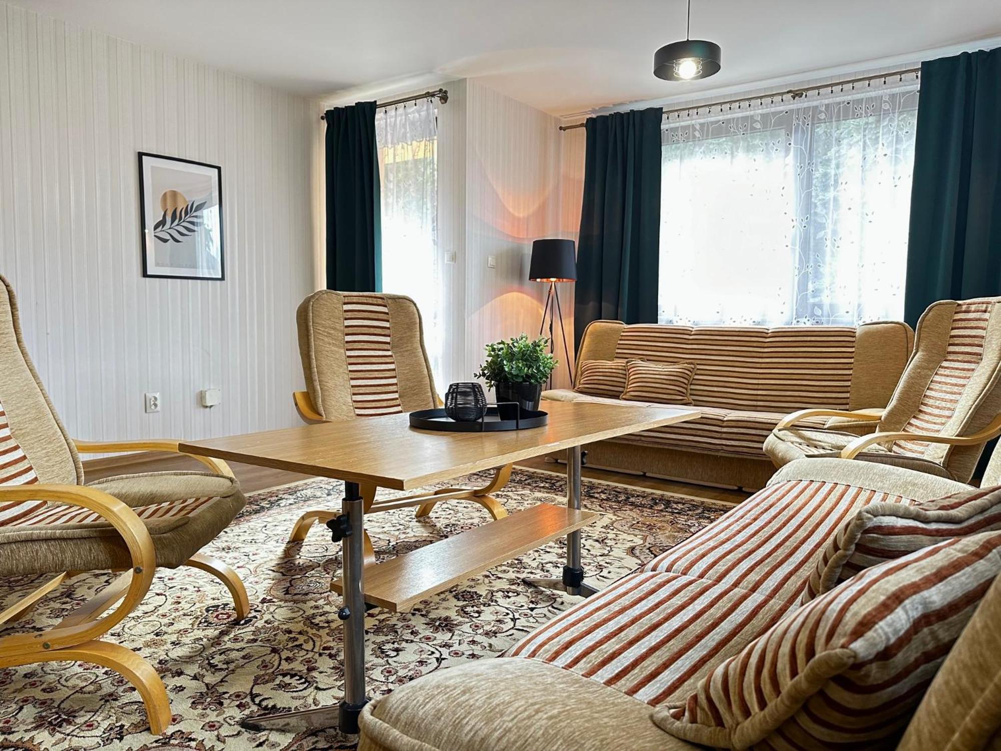 Ponikiew Resort Wadowice Extérieur photo