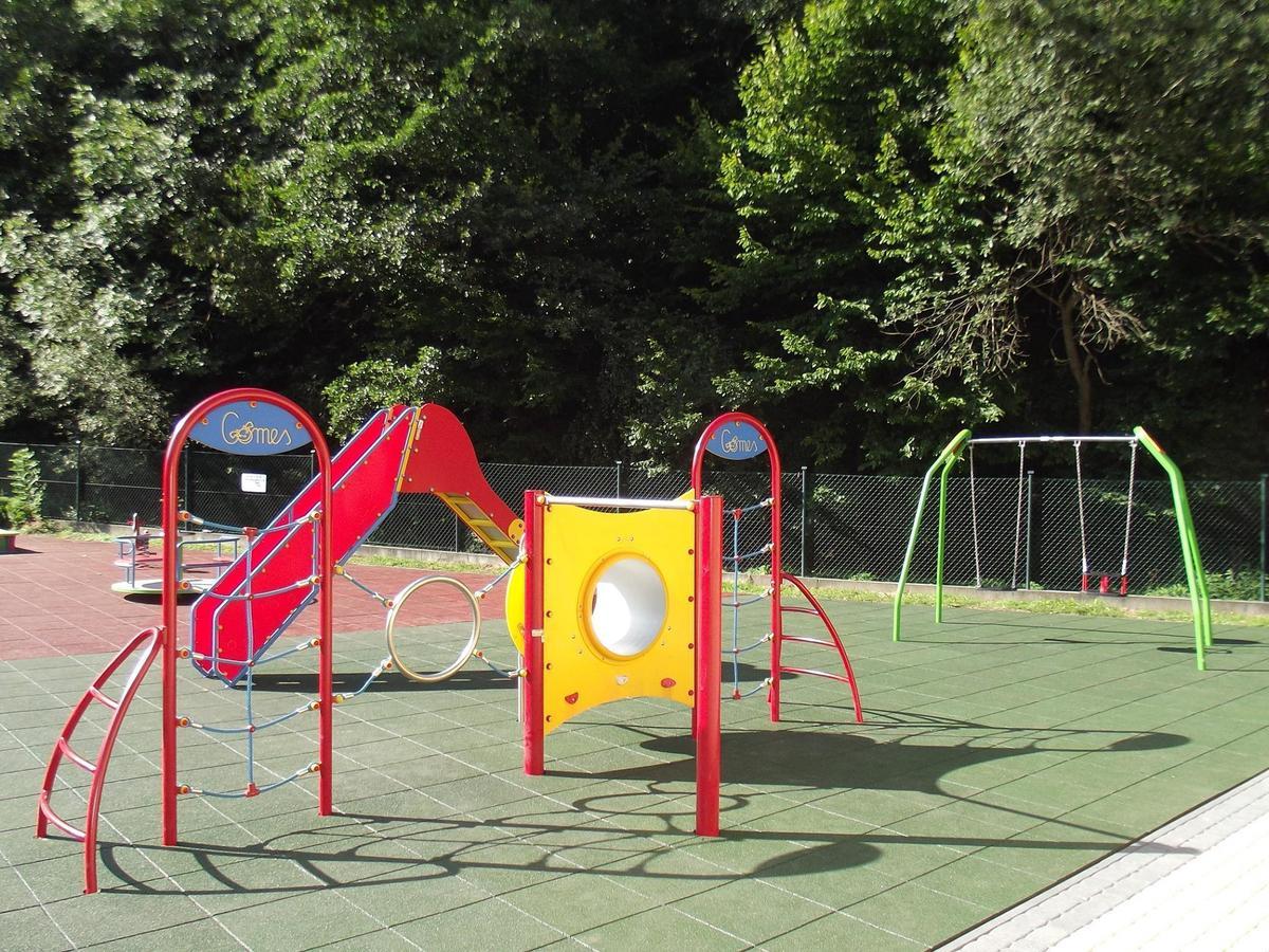 Ponikiew Resort Wadowice Extérieur photo
